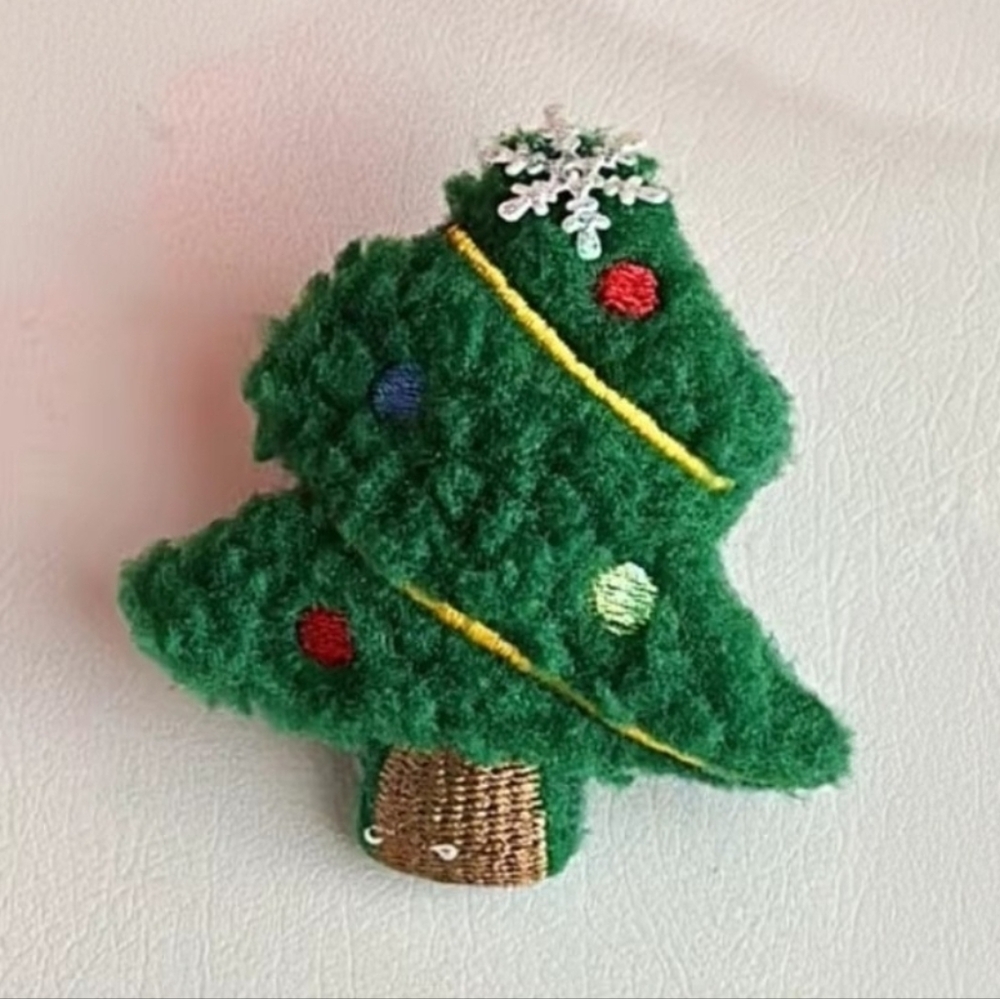 Festive Christmas Tree Brooch
